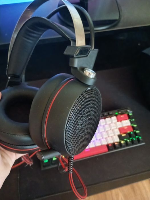 Komputer gamingowy  + myszka klawiatura monitor słuchawki kierownica