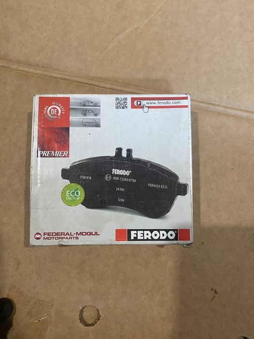 Гальмівні колодки Ferodo FDB527
