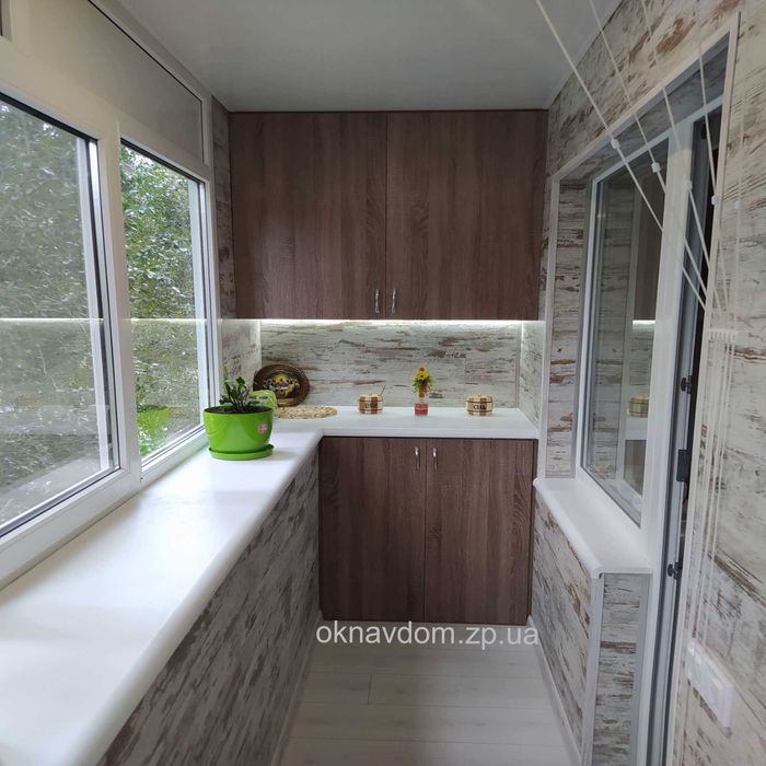 Балкон с разваркой. Балкон под ключ. Євідновлення. Внутенняя отделка