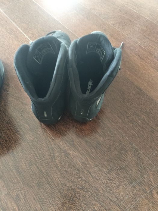 Botas motar de inverno e botas de verão homem e senhora vendo