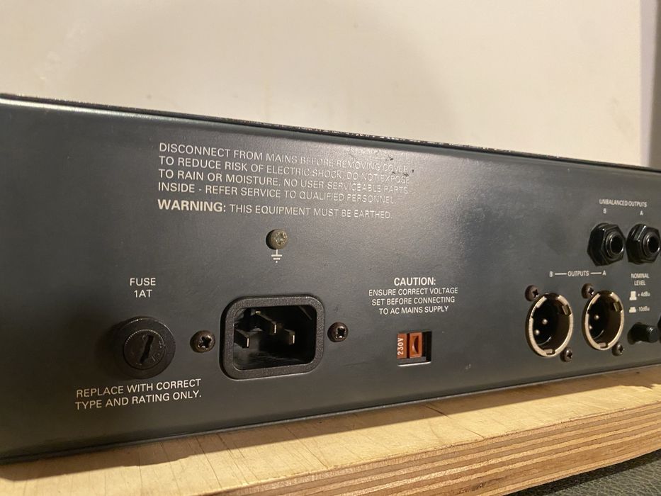 TL Audio C-1 Dual Valve Pre-Amplifier / Compressor (Série Classic)