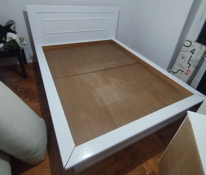 Cama de Casal em bom estado