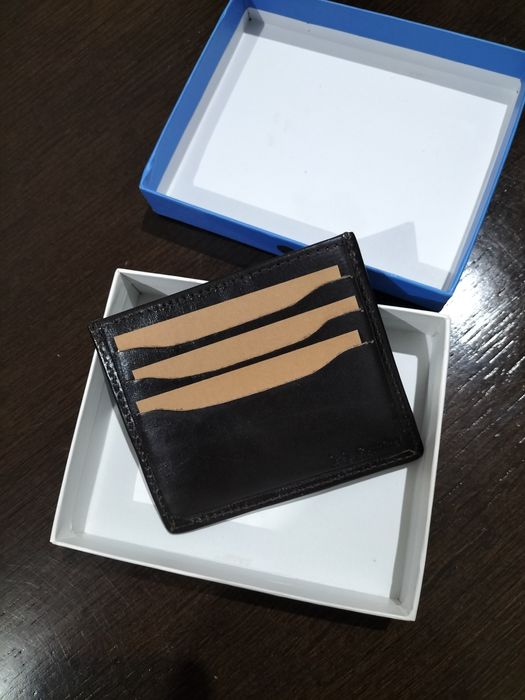 Porta cartões em pele genuína castanho escuro