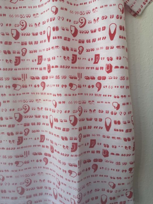 T-shirt com símbolo "" em vermelho da Mo, tamanho L