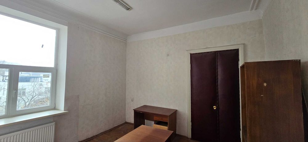 Аренда офисов. Центр. Есть свет и интернет при отключении эл.энергии.