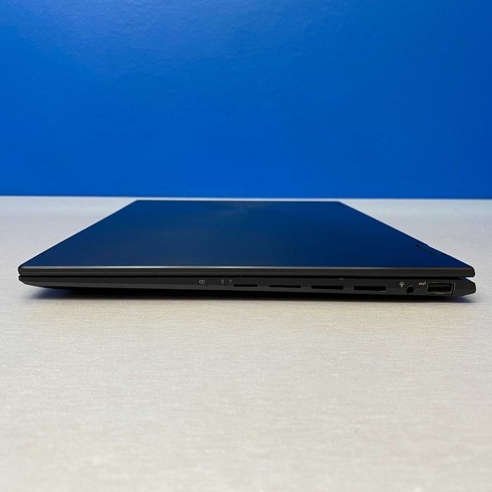 ASUS ZenBook 14 Flip OLED - 14" (AMD Ryzen 9 5900HX/16GB/512GB SSD)