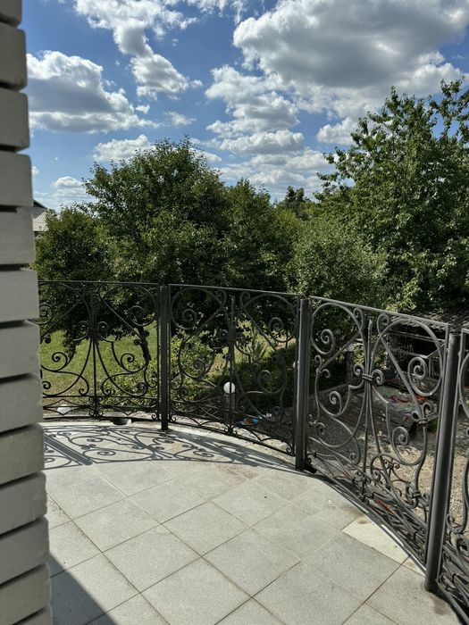 Продам два  дома на участке 18 соток, с ремонтом, техникой, все удобстваБольшая Рогань
