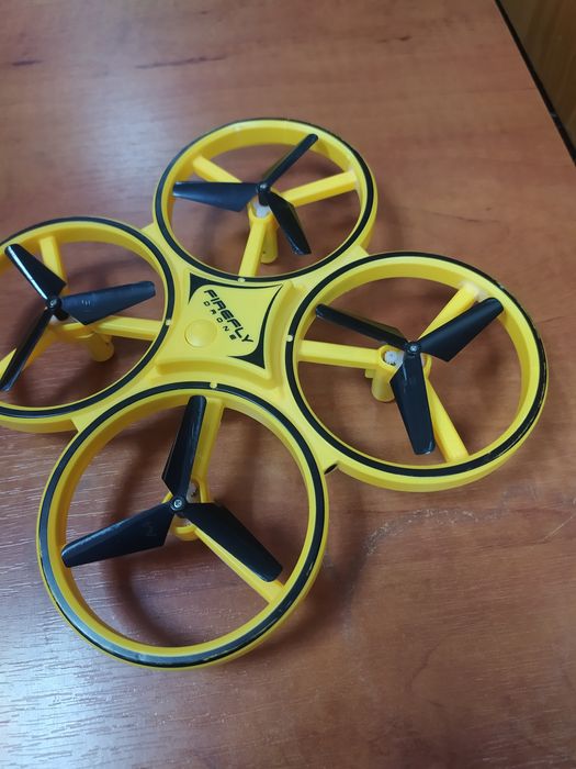 Продаётся дрон- квадрокоптер.
