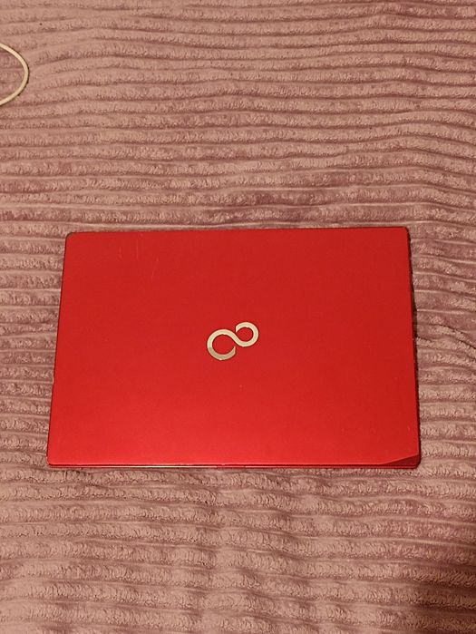 Продам сенсорний ноутбук fujitsu lifebook u904