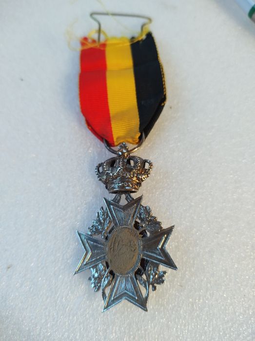 Zabytkowy medal belgijski za zasługi dla slużby zdrowia