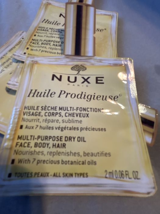 Nuxe Huile Prodigieuse olejek do ciała saszetki 8 ml