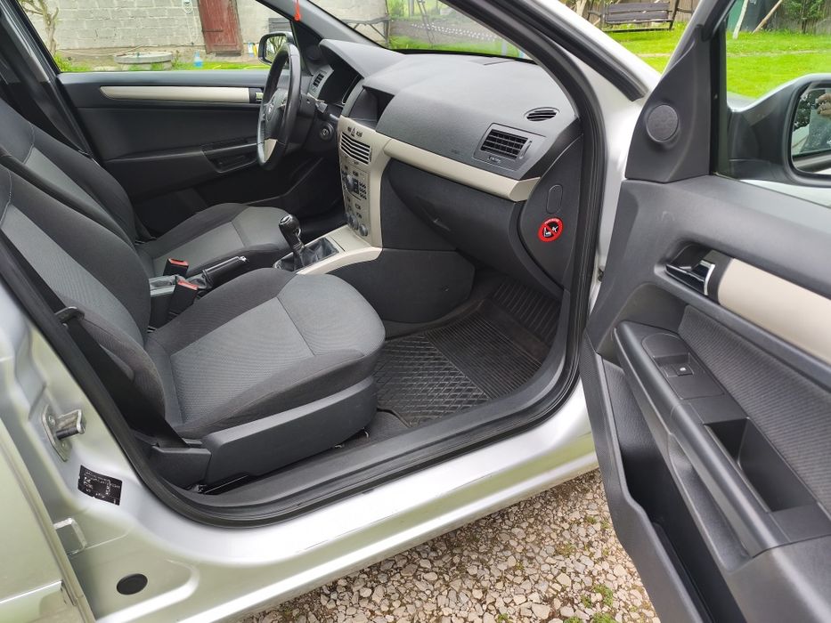 Opel Astra 1.6 16v B. 2007rok