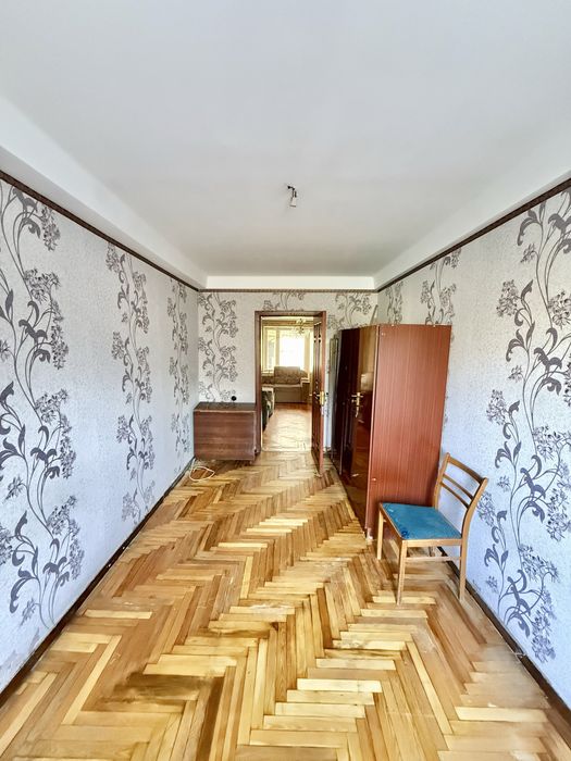 Продаж 4 кімнатної кв вул. Парамонова