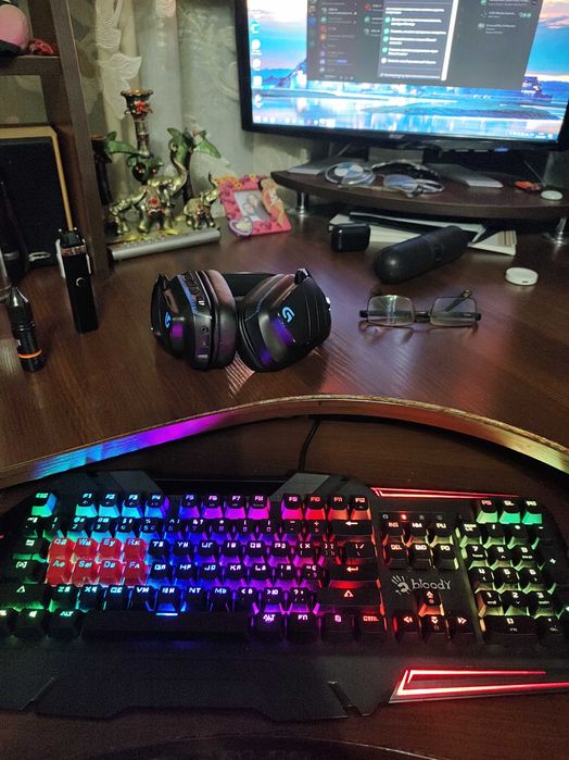 Продам  Logitech G933 black Spectrum Wireless 7.1