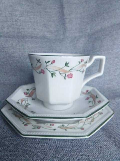 stara filiżanka z talerzykiem