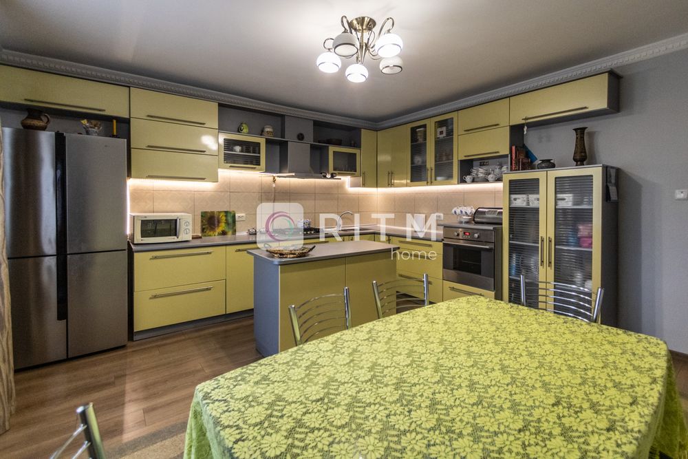 Продаж будинку Особняк Івано-Франківськ по вул.Коновальця