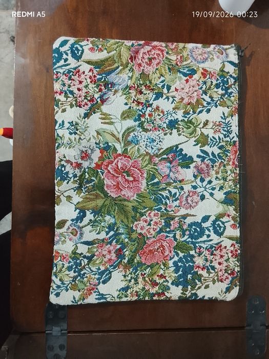 Estojo floral retangular