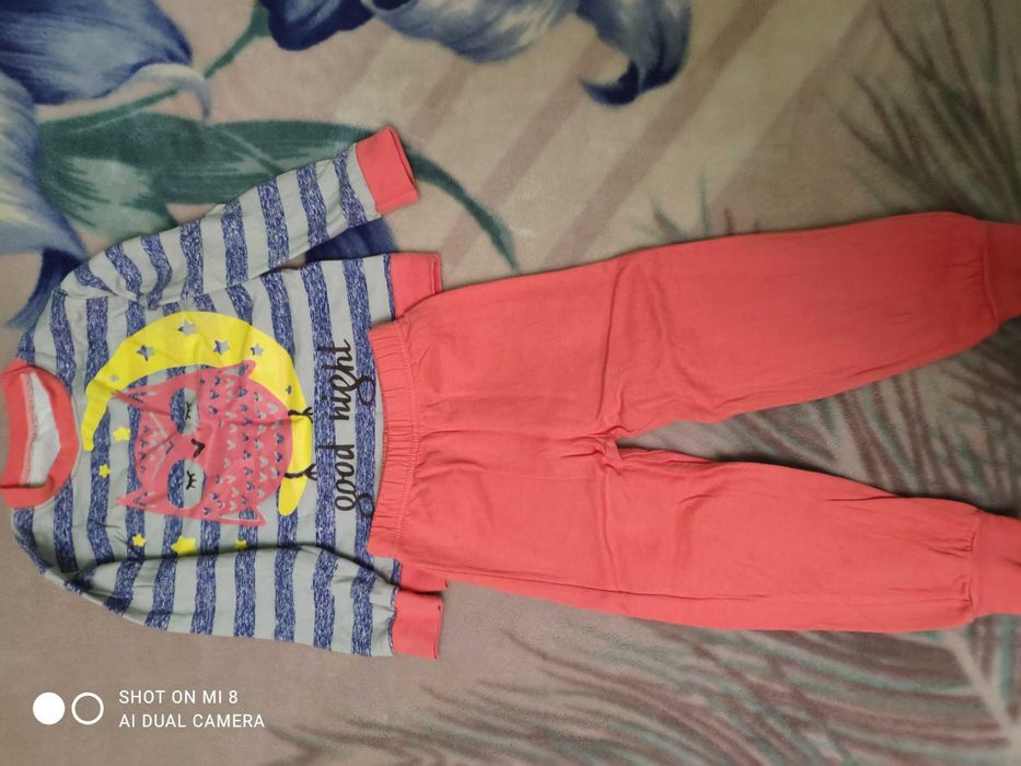 Одяг для дівчинки