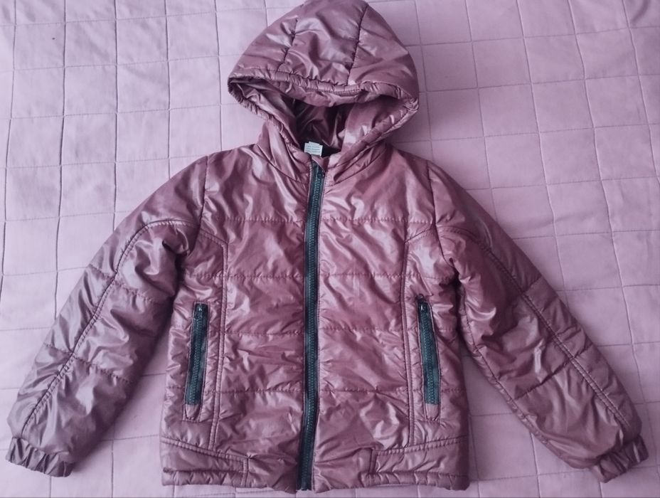 Демісезонна куртка на 6-7 років