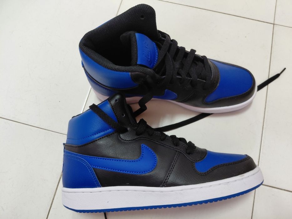 Botas Nike novas