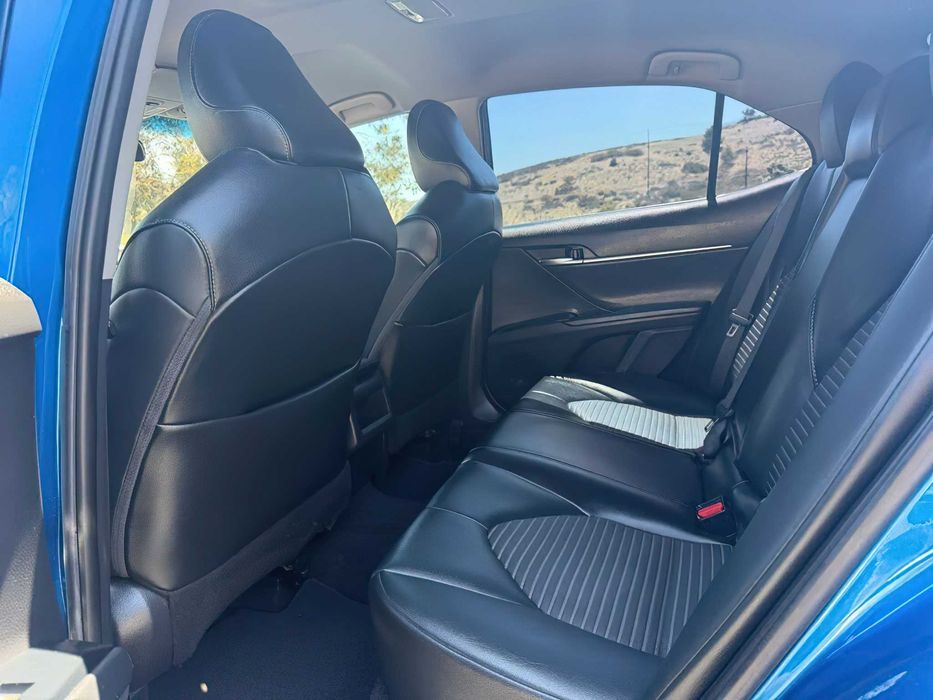 Toyota Camry      2020