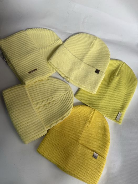 Весняно-осіння  жіноча шапочка