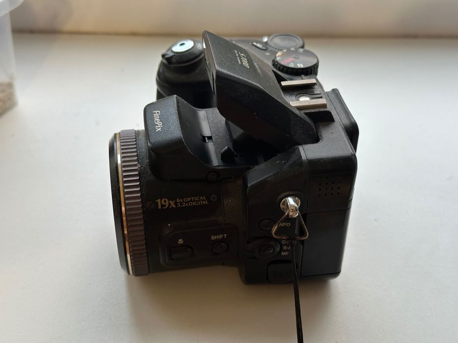 Fujifilm s7000. Фотоаппарат