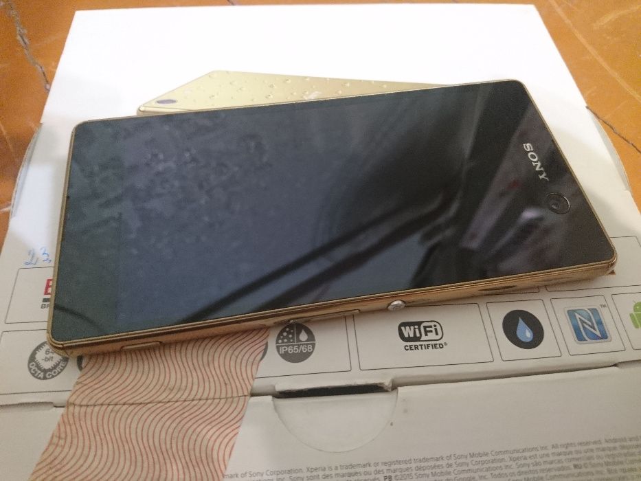 Экран с рамкой Sony Xperia M5 E5633