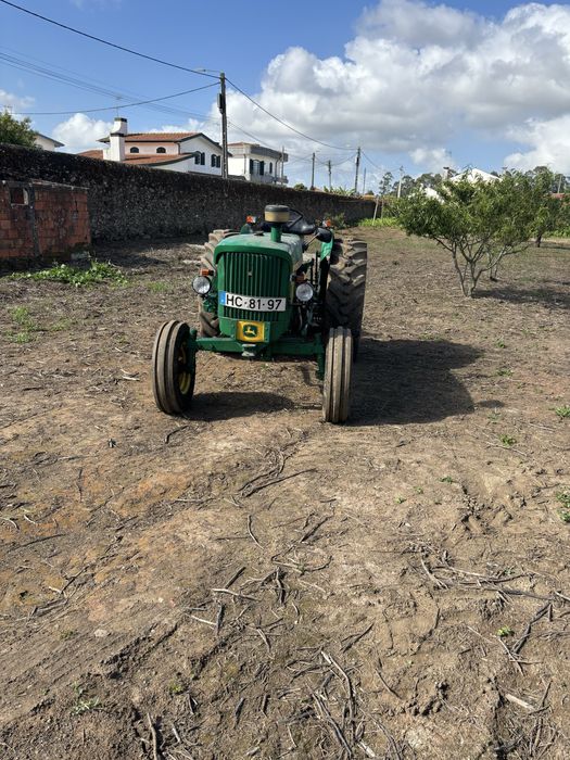 Trator John Deere 710
