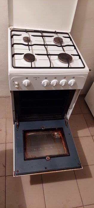 Газову плиту продаю