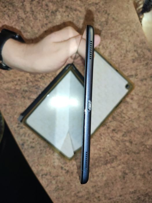 Samsung Galaxy Tab A 10.1 (2019)LTE 2/32GB SM-T515