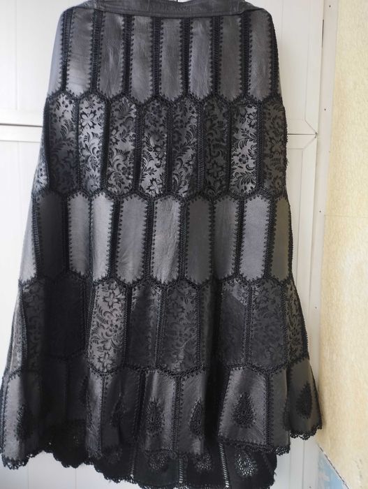 Кожаная черная юбка большого размера