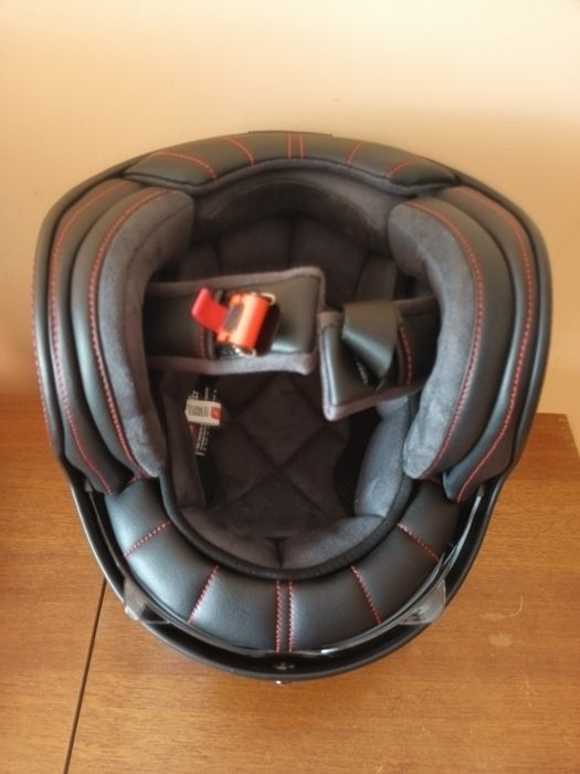 Capacete aberto com viseira