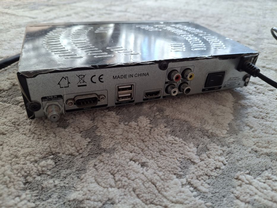 Супетниковий тюнер + антена інтернет