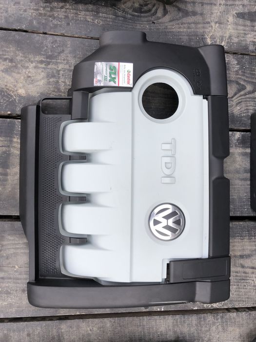 кришка мотора passat b6 skoda a5 touran декоративна кришка мотора