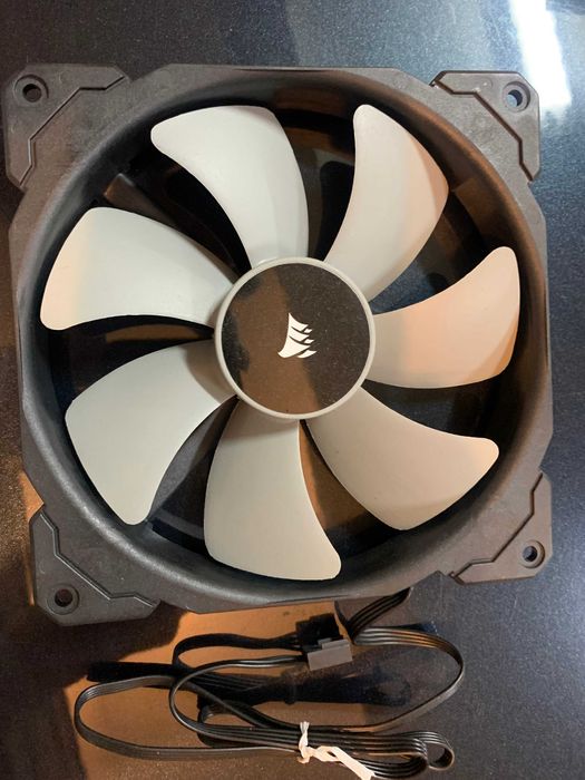 Ventoinha Corsair ML 140 PWM - Nova