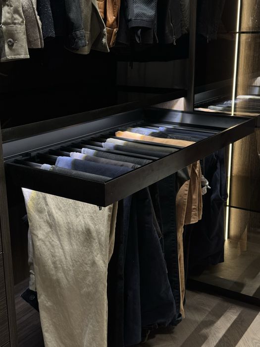 Меблі на замовлення, гардеробні, меблі під ключ