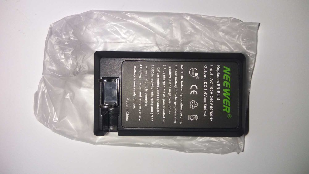 Зарядний пристрій Neewer для акамуляторів формату EN-EL14 для Nikon