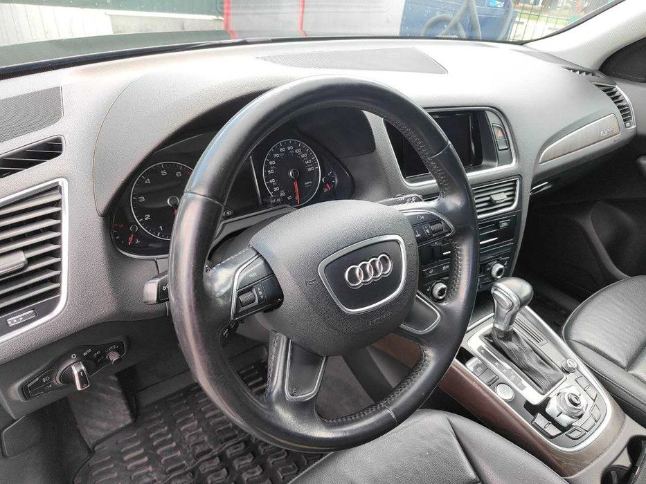 Продам Audi Q5 2014 року.