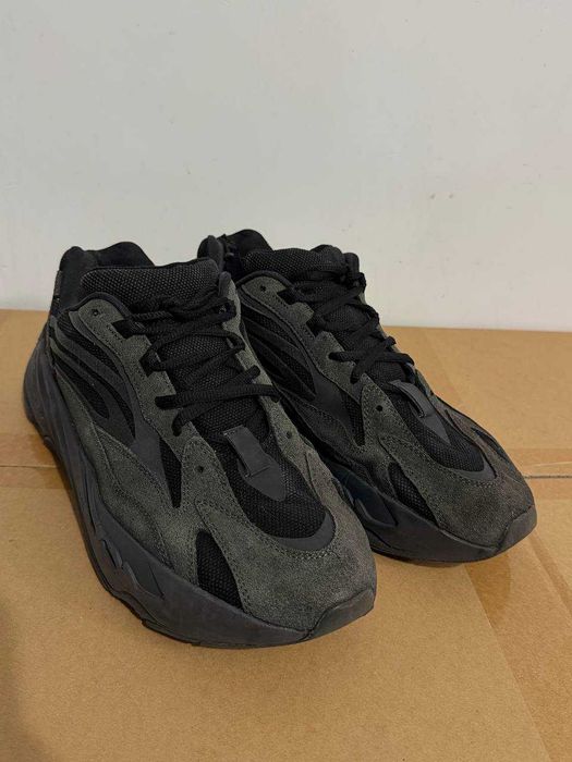 Adidas Yeezy Boost 700 V2 Premium Black