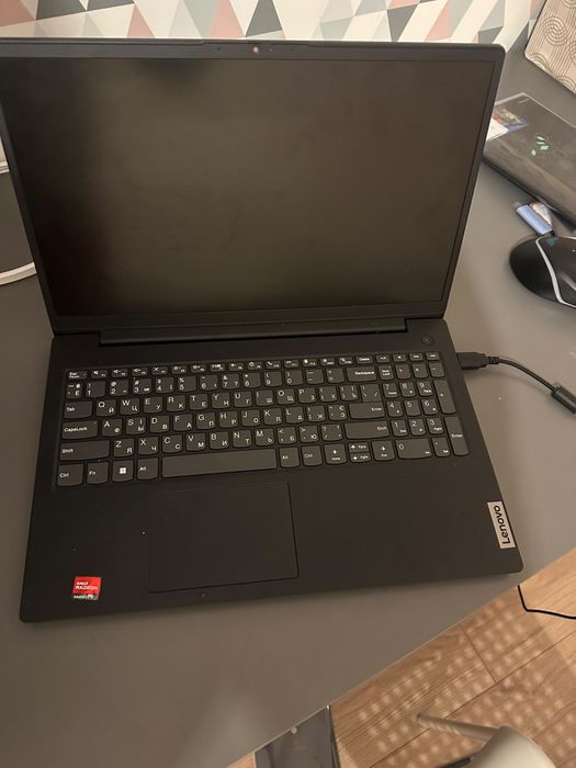 Lenovo V15 G3 ABA Ryzen 5 5625U / 16 GB RAM / 512 GB SSD / Full HD