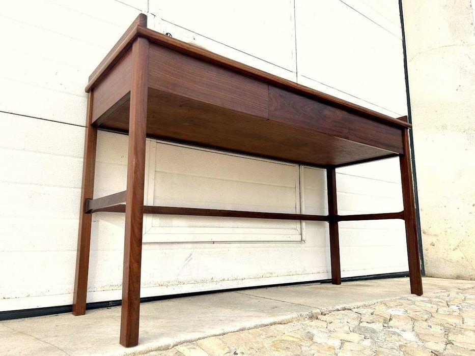 Secretária olaio vintage + 127comp x 45prof x 73alt.76,5alt.