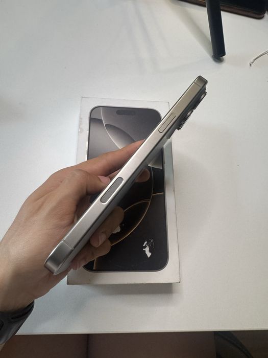 iPhone 16 Pro Max - 256GB | Titanium Natural