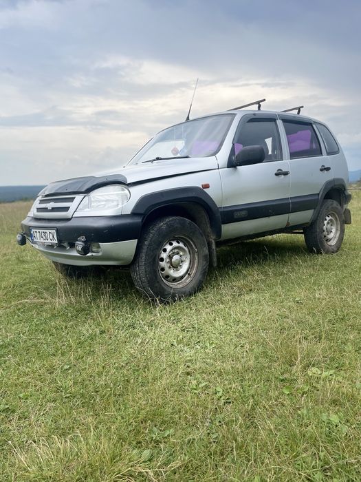 Машина файна ходова недавно зроблина передні полуосі поставилося нові