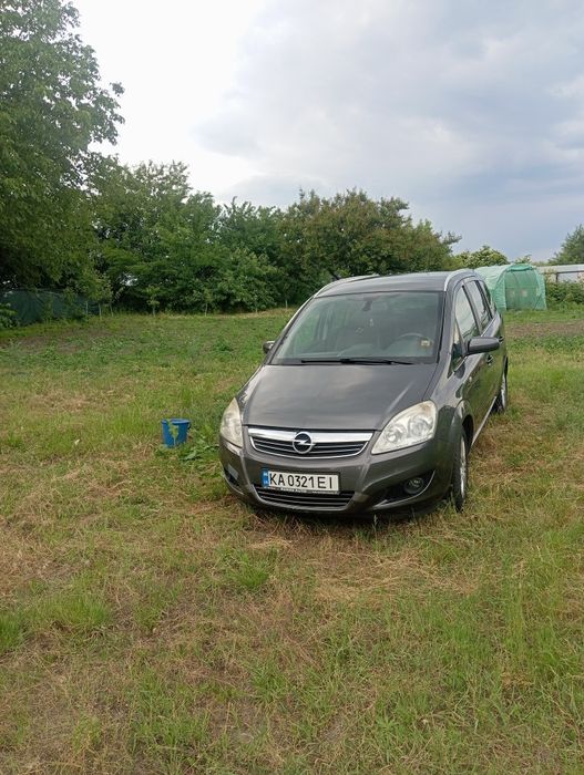 Авто Opel Zafiea b