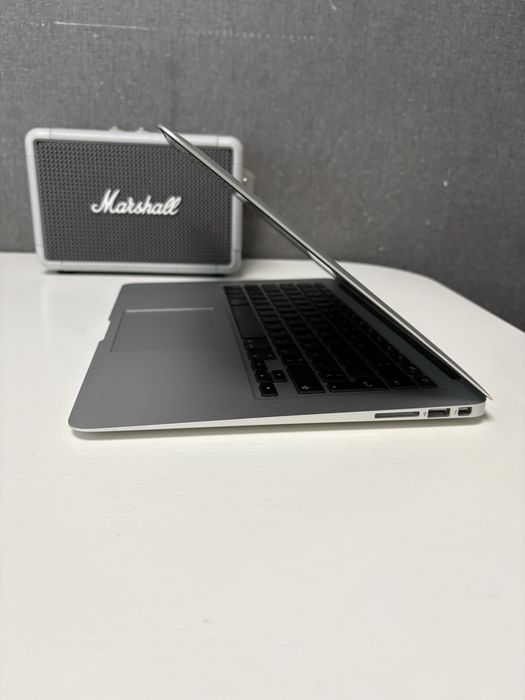 Macbook air 2015 core i5 4/128