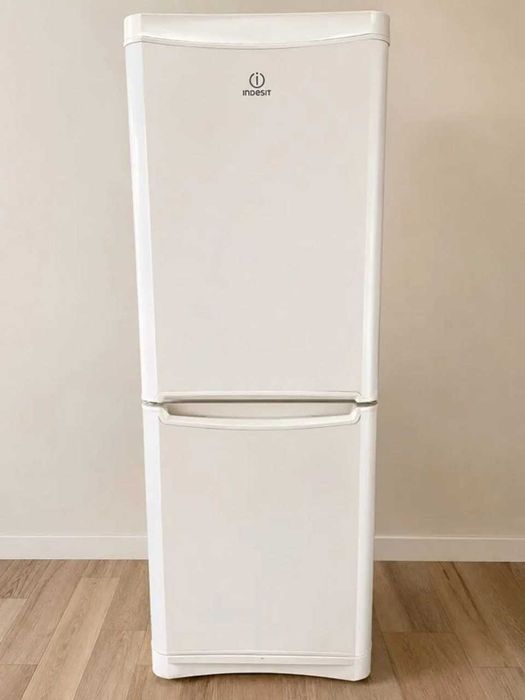 Холодильник Indesit