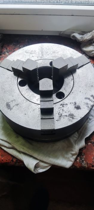 Токарный патрон 250мм.