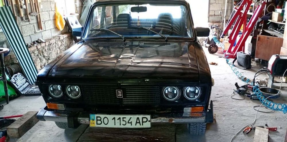 Машина Ваз 2106, сів поїхав
