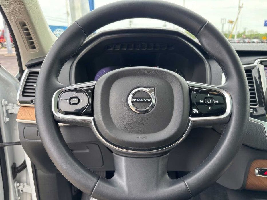 Volvo Xc90      2024